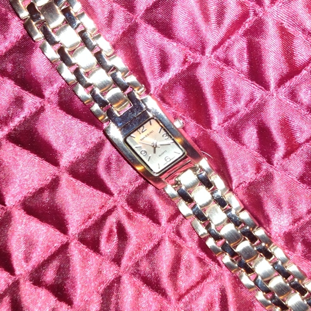 Watch - Picture 3 of 3